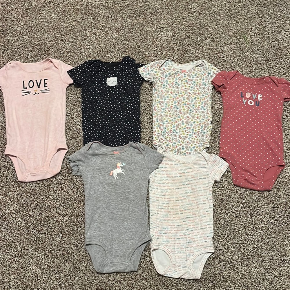 6 Carter’s Onesies 18M